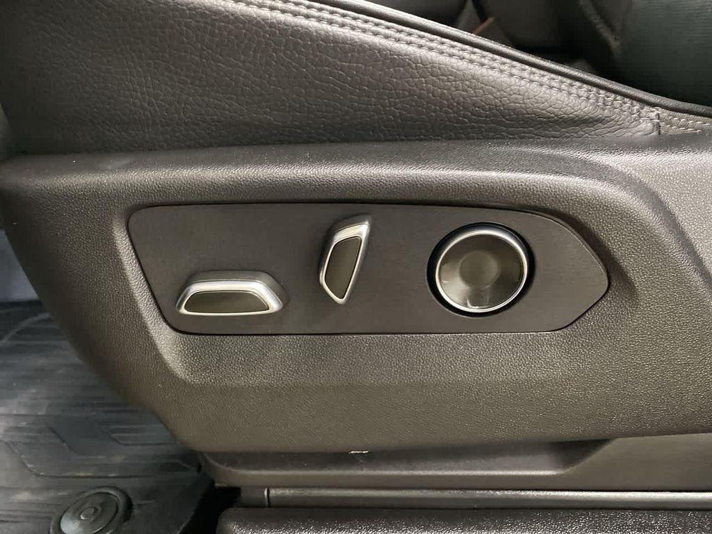 used 2024 GMC Yukon car, priced at $69,990