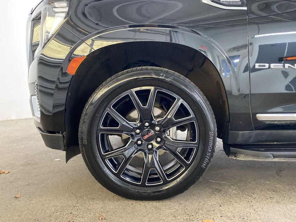 used 2024 GMC Yukon car, priced at $69,990