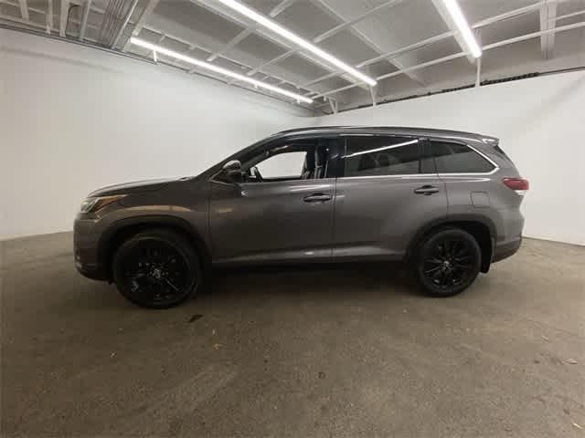 used 2019 Toyota Highlander car, priced at $26,990