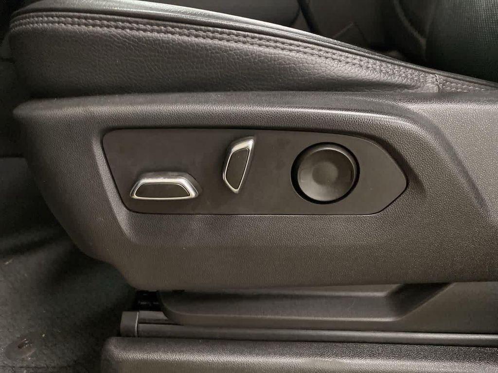 used 2022 GMC Yukon XL car, priced at $54,990