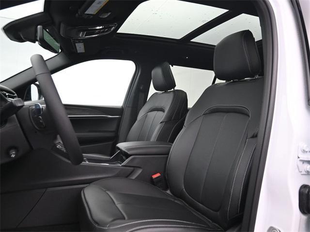 new 2025 Jeep Grand Cherokee L car