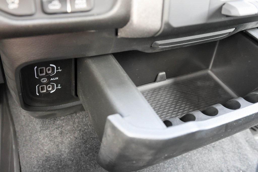 new 2025 Ram 1500 car, priced at $46,874