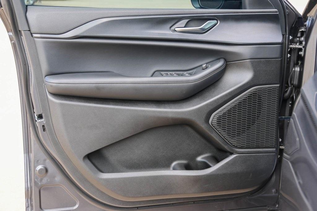 new 2025 Jeep Grand Cherokee L car, priced at $38,830