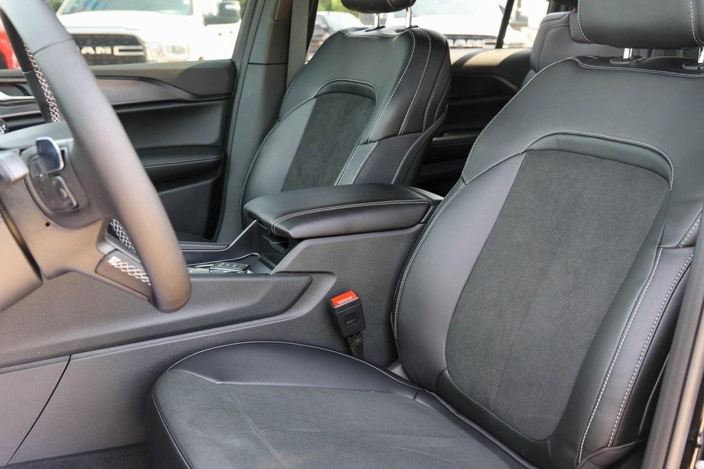 new 2025 Jeep Grand Cherokee L car, priced at $45,206