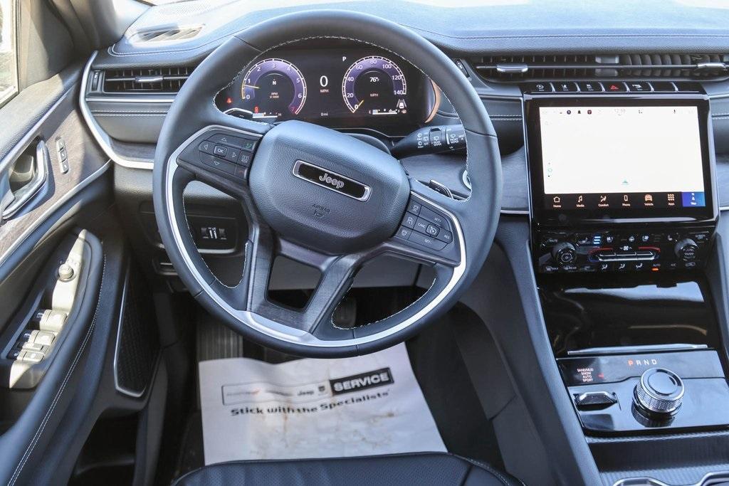 new 2025 Jeep Grand Cherokee car, priced at $43,253