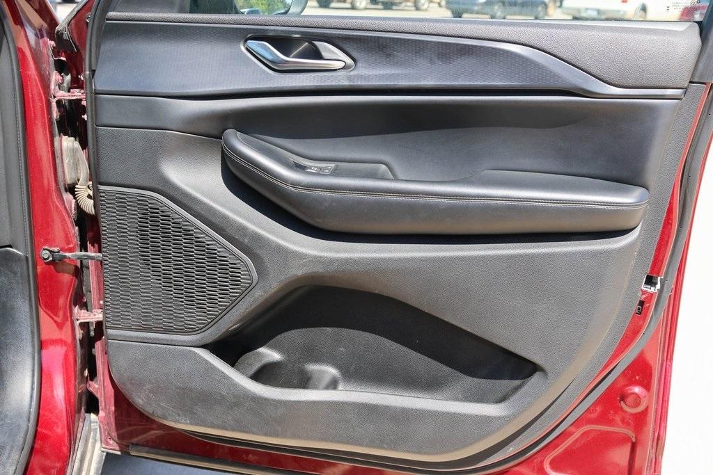 used 2023 Jeep Grand Cherokee car, priced at $24,000
