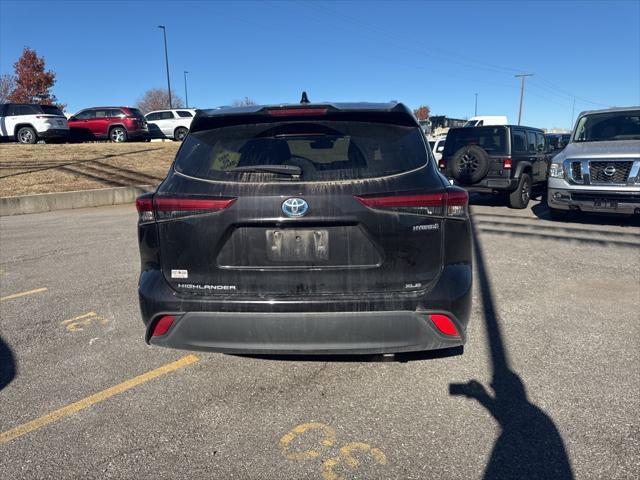 used 2021 Toyota Highlander Hybrid car, priced at $31,888