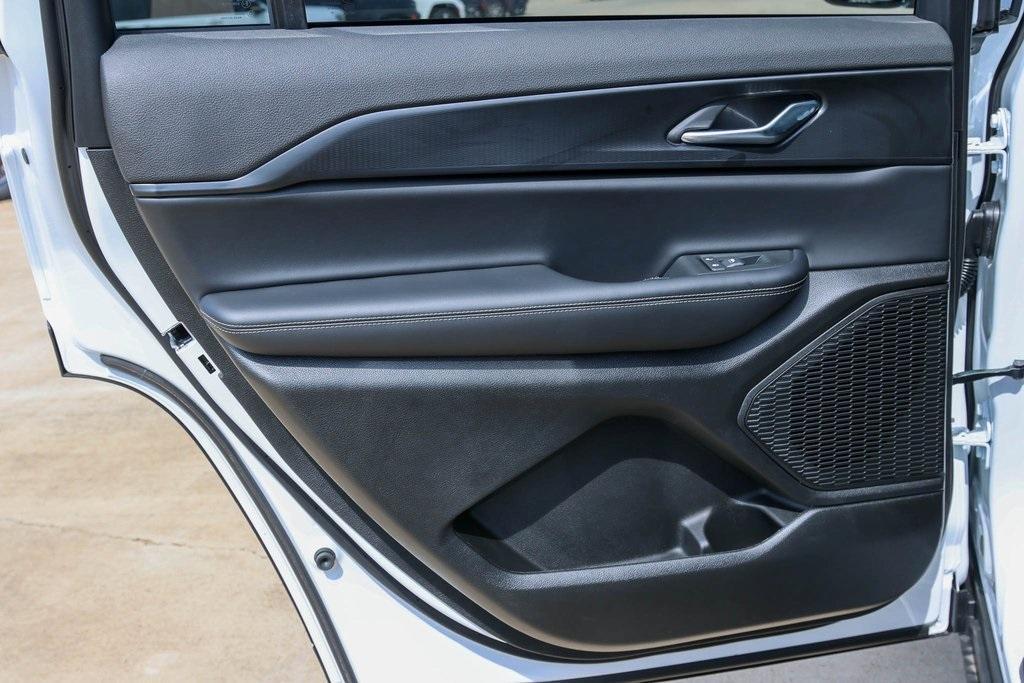 new 2025 Jeep Grand Cherokee L car, priced at $44,682