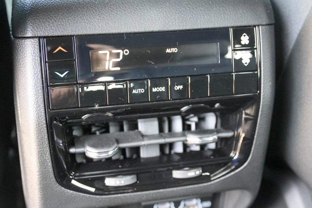 new 2025 Jeep Grand Cherokee L car, priced at $44,682