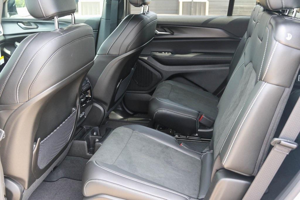 new 2025 Jeep Grand Cherokee L car, priced at $44,682