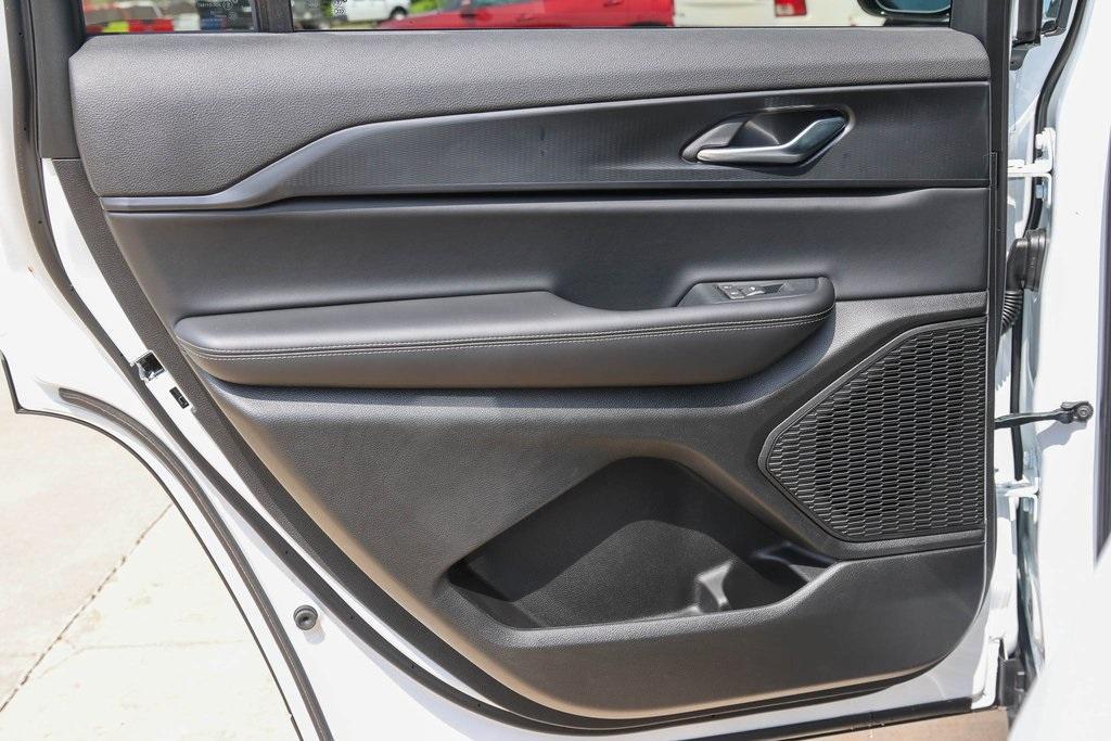 new 2025 Jeep Grand Cherokee L car, priced at $44,682