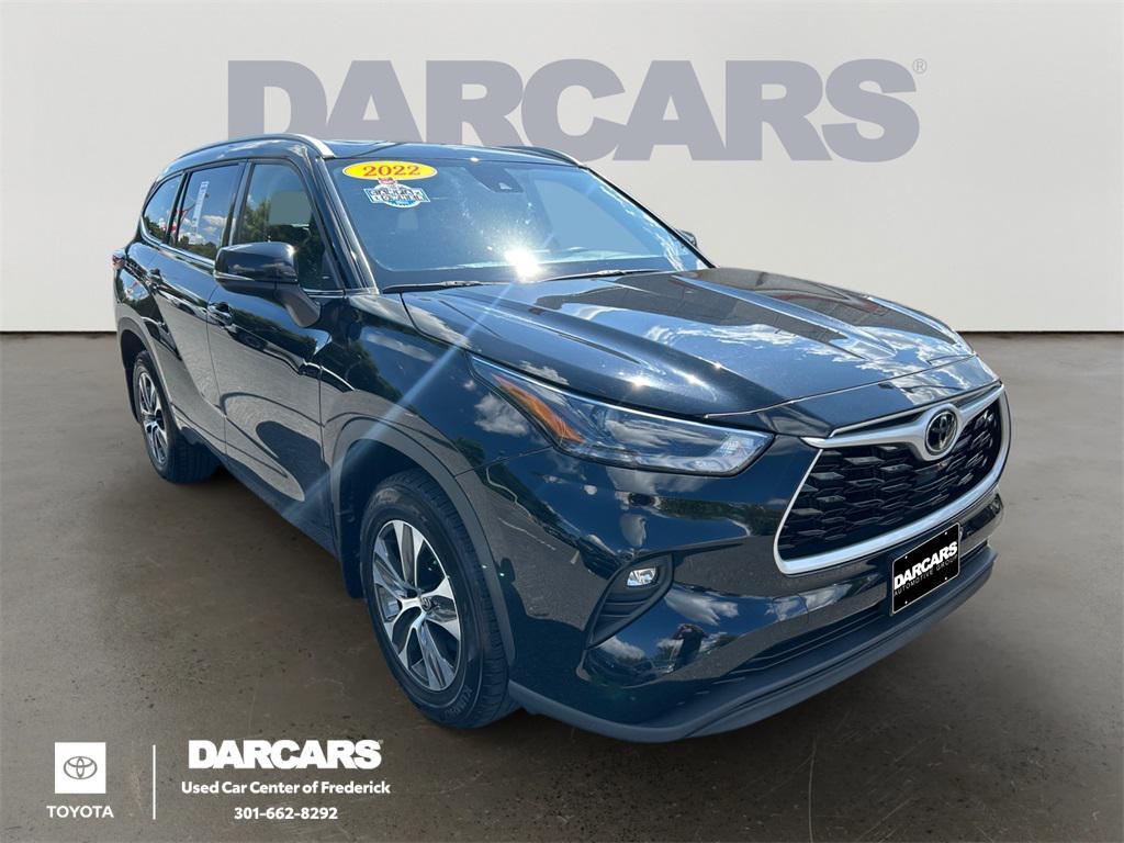 used 2022 Toyota Highlander car, priced at $34,740