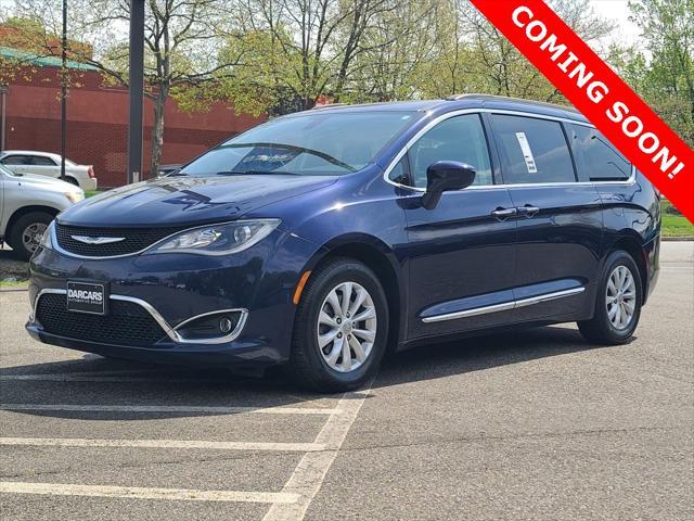 used 2017 Chrysler Pacifica car, priced at $11,500