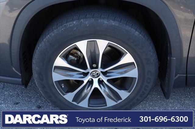 used 2020 Toyota Highlander car, priced at $29,791