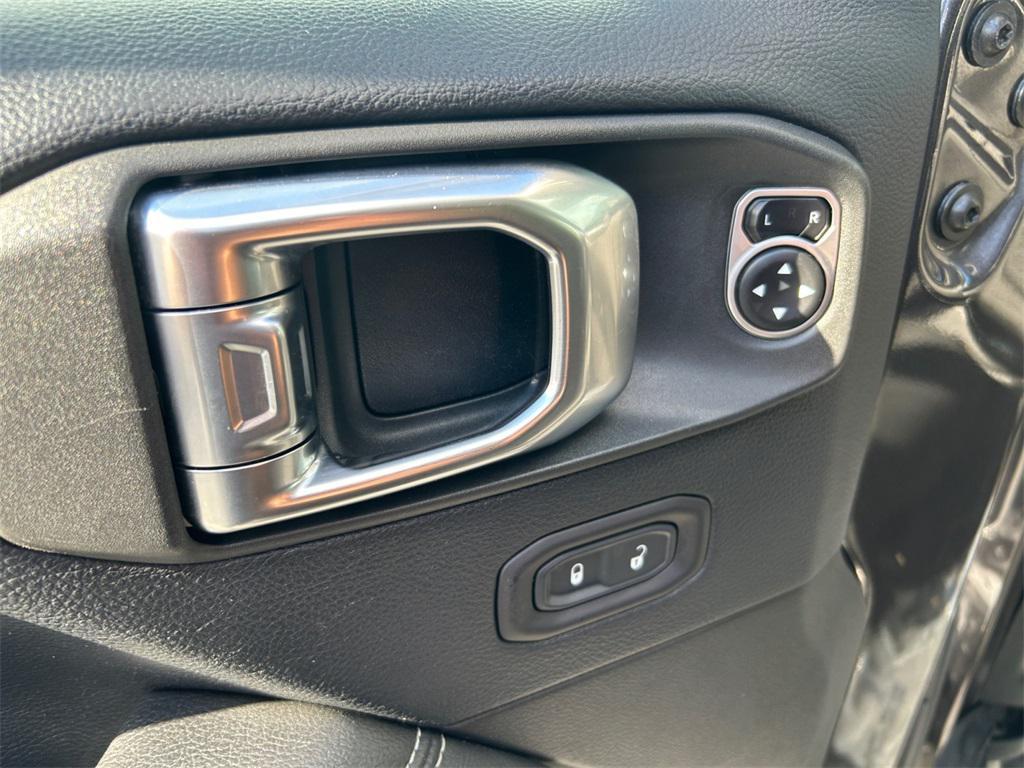 used 2018 Jeep Wrangler Unlimited car, priced at $23,291