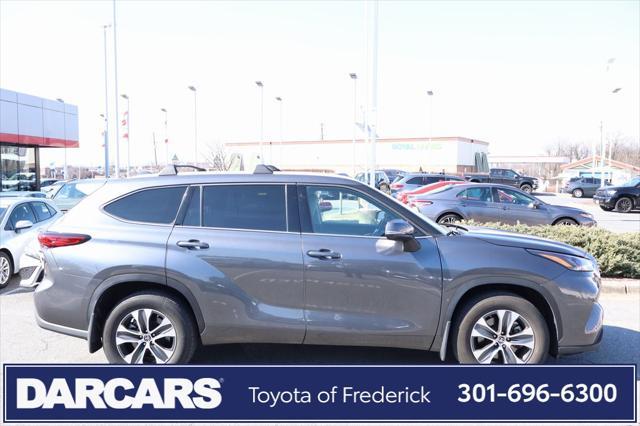 used 2022 Toyota Highlander car, priced at $35,940