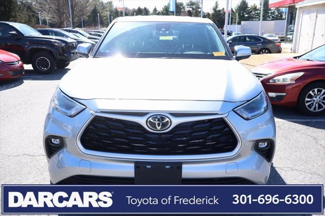 used 2021 Toyota Highlander car, priced at $29,240