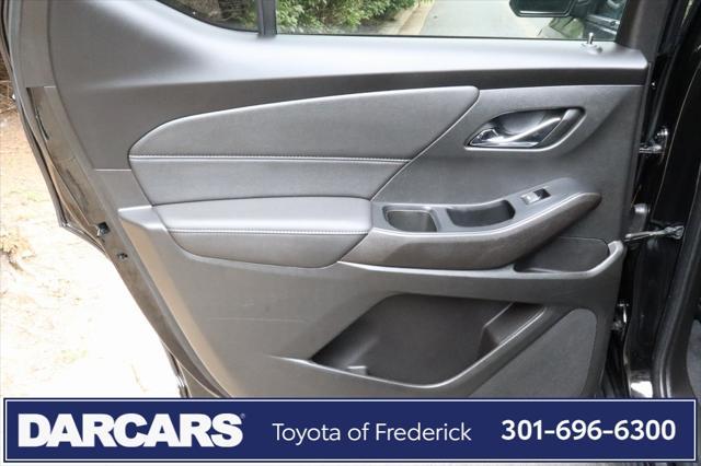 used 2023 Chevrolet Traverse car, priced at $30,491