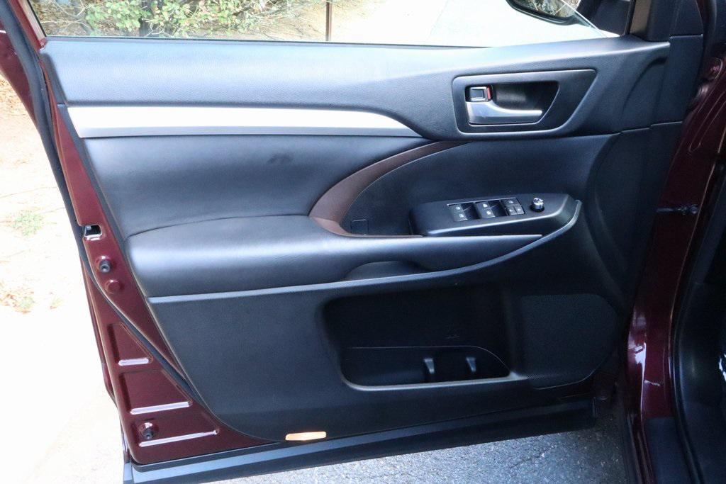 used 2018 Toyota Highlander car, priced at $24,291