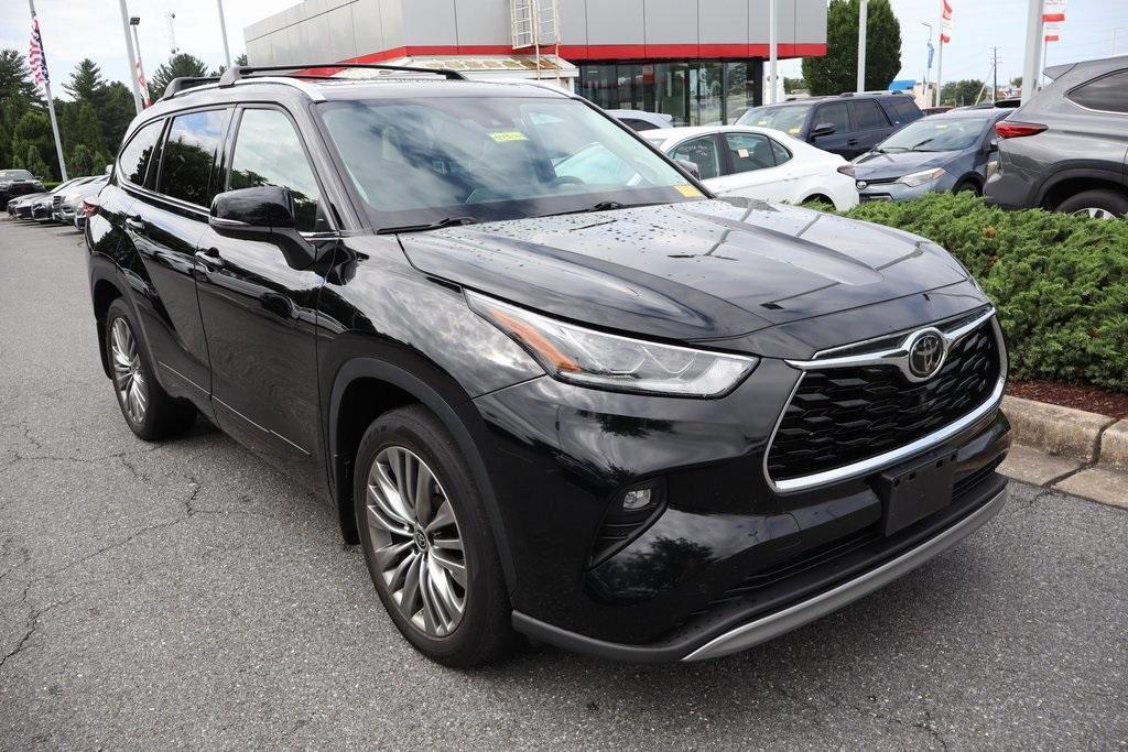 used 2021 Toyota Highlander car, priced at $38,291