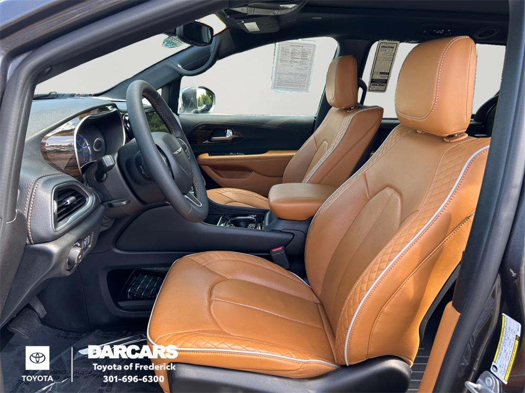 used 2022 Chrysler Pacifica car, priced at $36,991