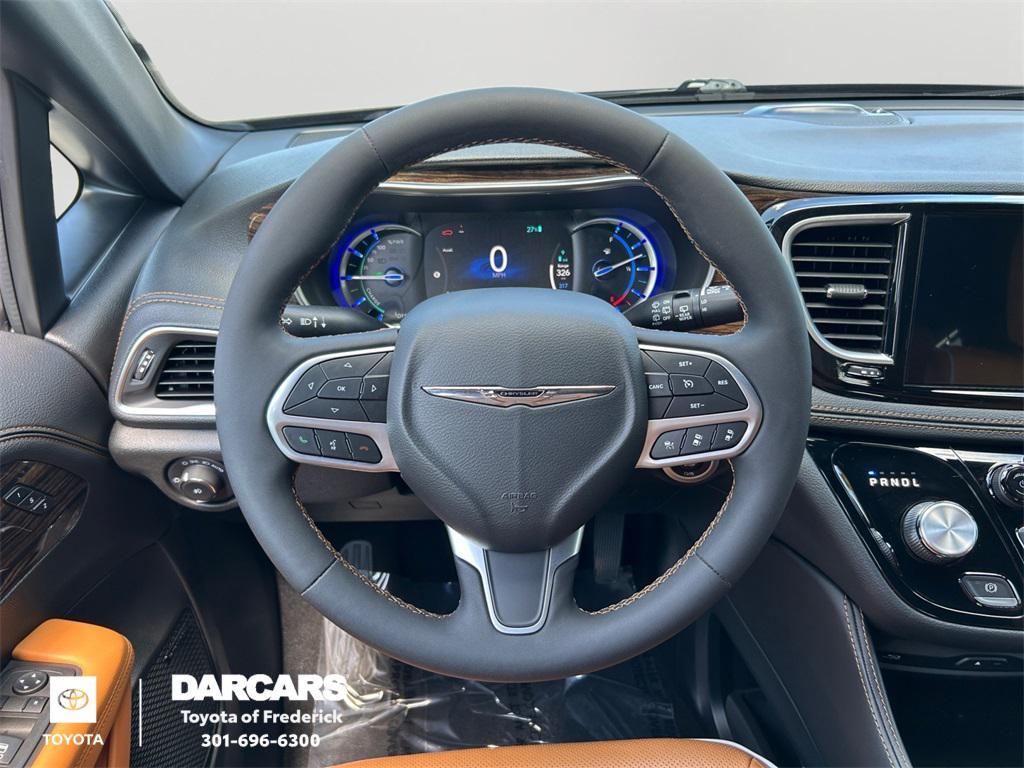 used 2022 Chrysler Pacifica car, priced at $36,991