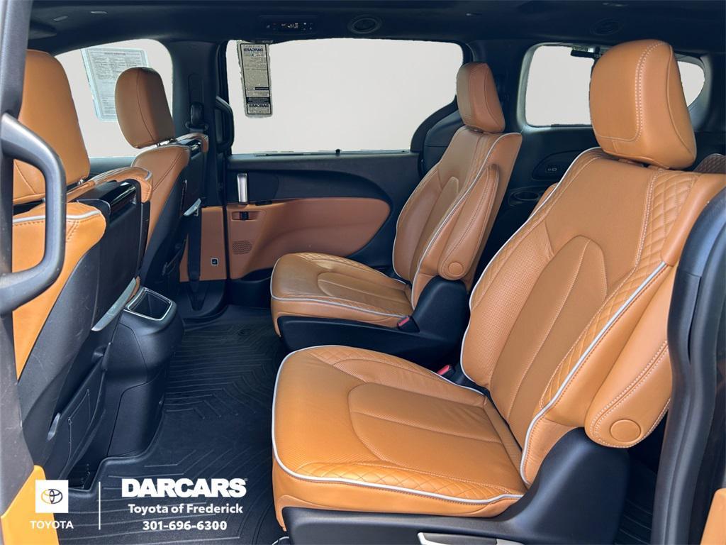 used 2022 Chrysler Pacifica car, priced at $36,991