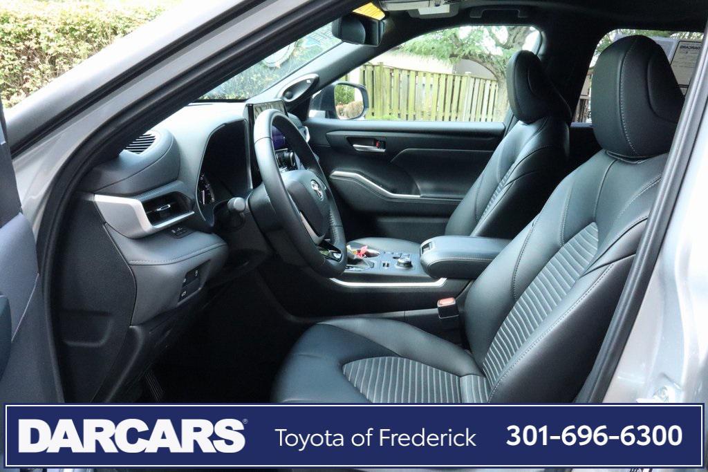 used 2024 Toyota Highlander car, priced at $43,791