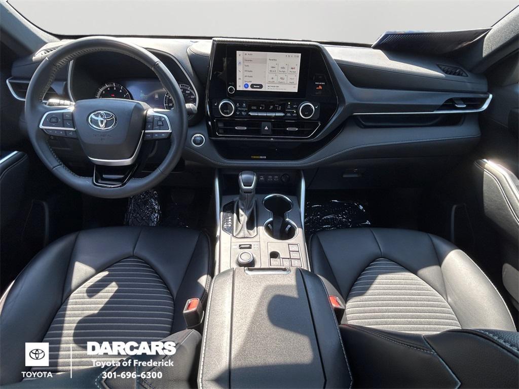 used 2024 Toyota Highlander car, priced at $41,991
