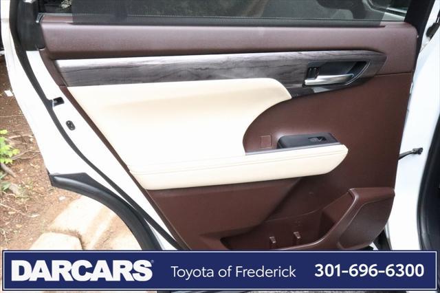 used 2020 Toyota Highlander car, priced at $35,991