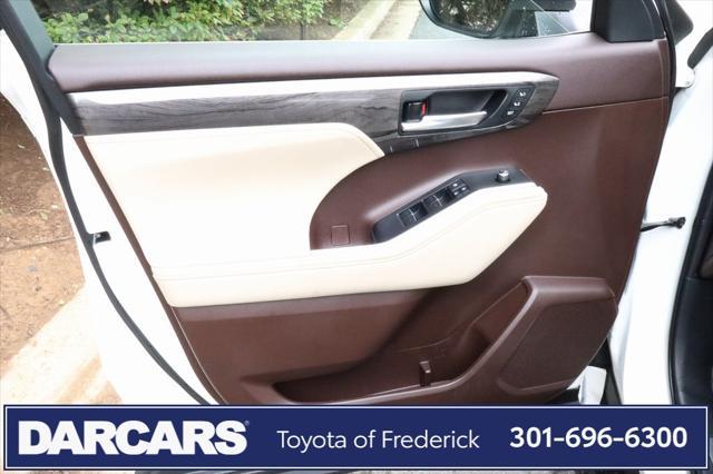 used 2020 Toyota Highlander car, priced at $35,991