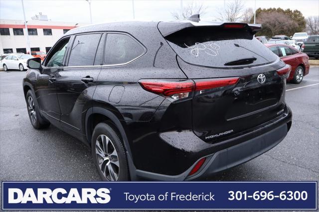 used 2022 Toyota Highlander car, priced at $34,391