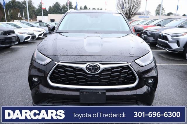 used 2022 Toyota Highlander car, priced at $34,391