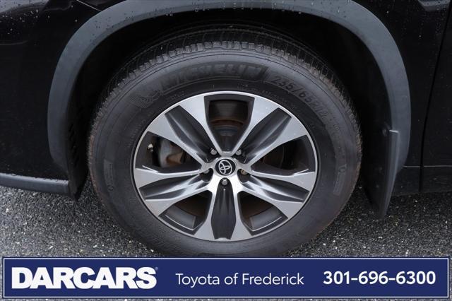 used 2022 Toyota Highlander car, priced at $34,391