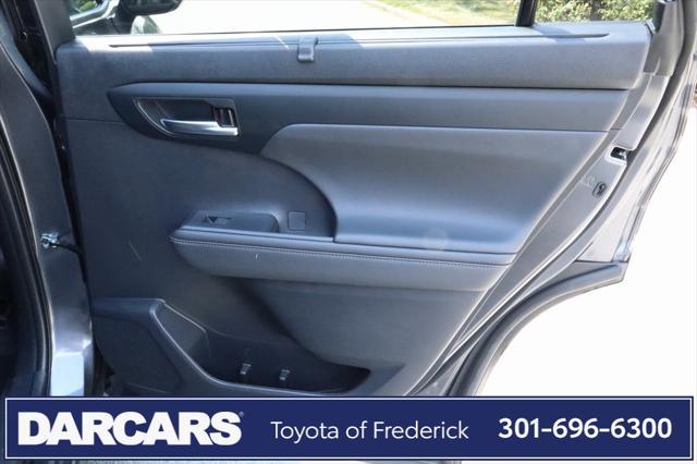 used 2024 Toyota Highlander car, priced at $44,991