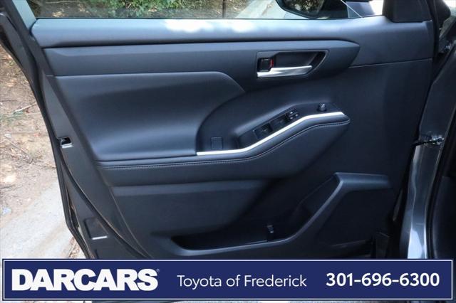 used 2024 Toyota Highlander car, priced at $44,991