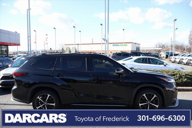 used 2021 Toyota Highlander car, priced at $34,491