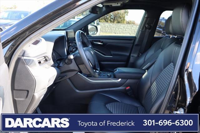 used 2021 Toyota Highlander car, priced at $34,491