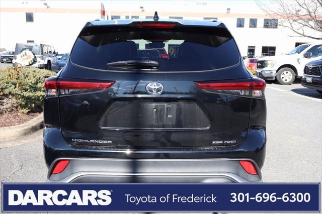 used 2021 Toyota Highlander car, priced at $34,491