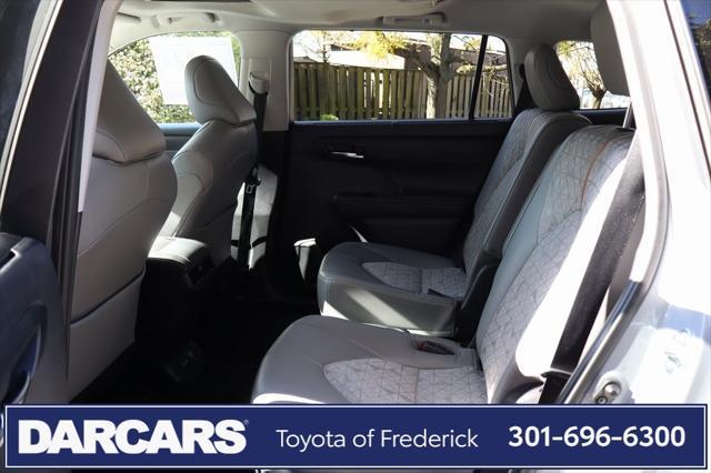 used 2022 Toyota Highlander Hybrid car, priced at $37,791