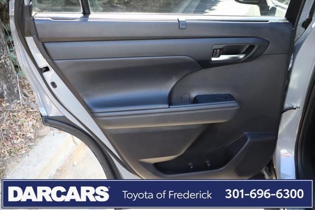 used 2022 Toyota Highlander Hybrid car, priced at $37,791