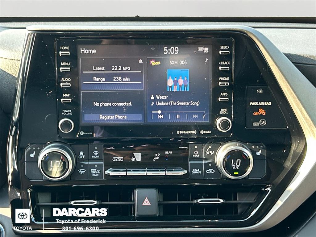 used 2022 Toyota Highlander car, priced at $33,691