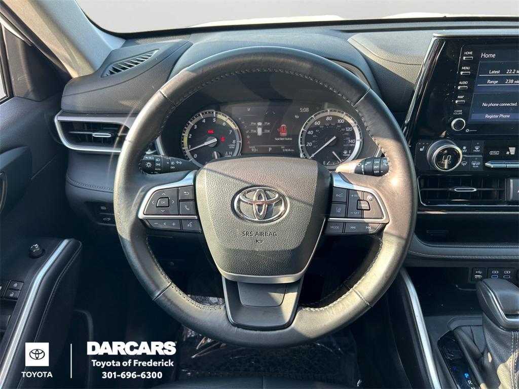 used 2022 Toyota Highlander car, priced at $33,691