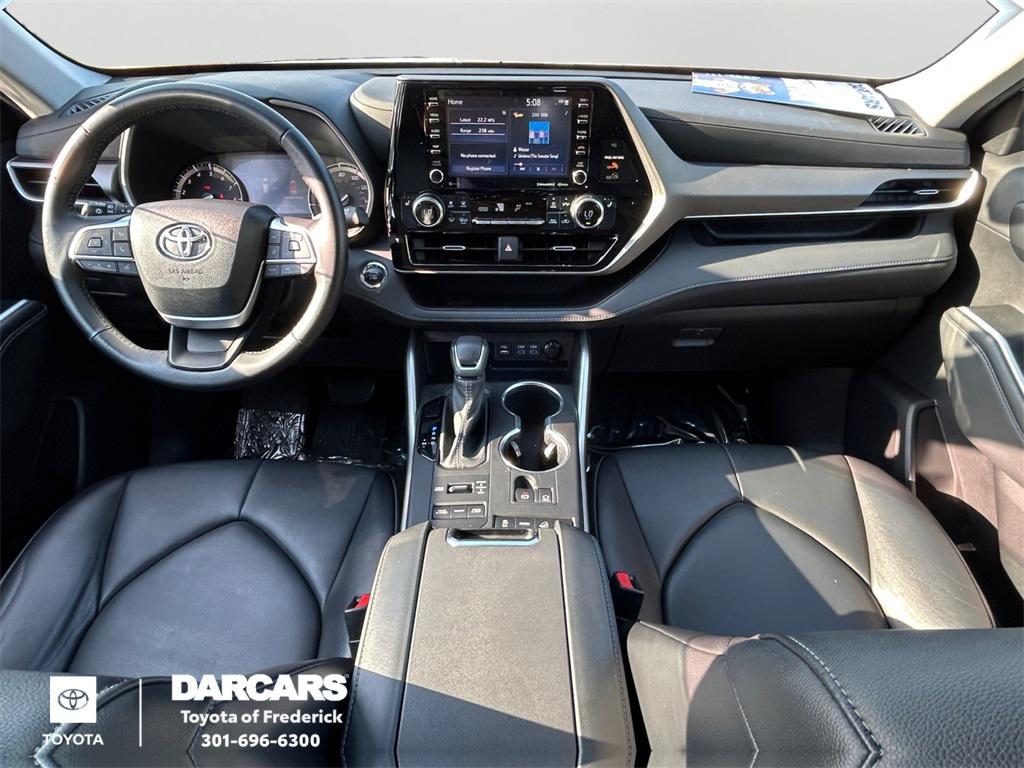 used 2022 Toyota Highlander car, priced at $33,691