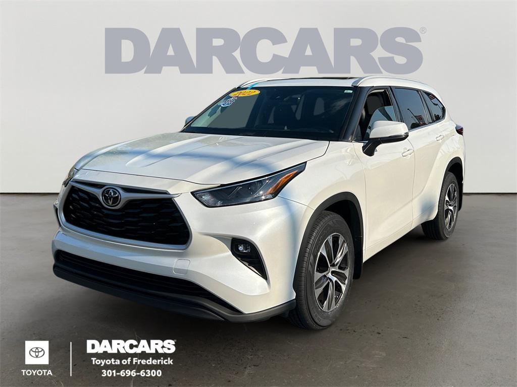 used 2022 Toyota Highlander car, priced at $33,691