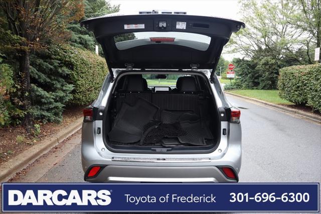 used 2023 Toyota Highlander Hybrid car, priced at $47,991