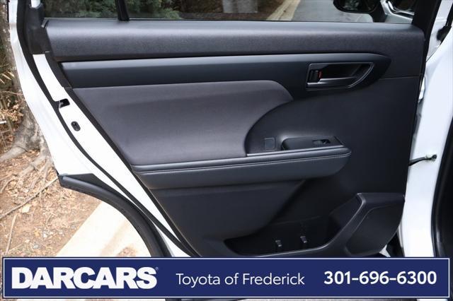 used 2023 Toyota Highlander car, priced at $32,440