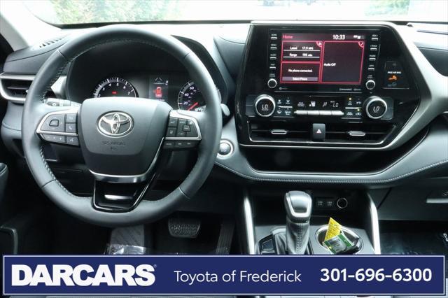 used 2021 Toyota Highlander car, priced at $31,391