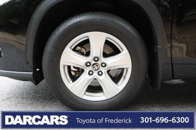 used 2021 Toyota Highlander car, priced at $31,391