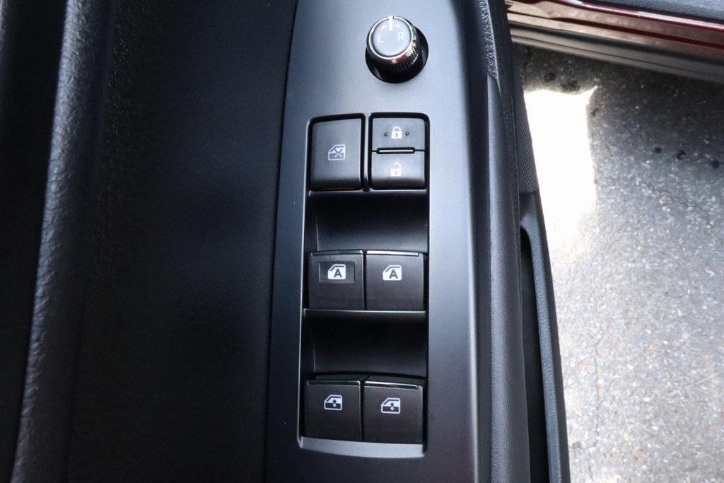 used 2018 Toyota Highlander car, priced at $22,991
